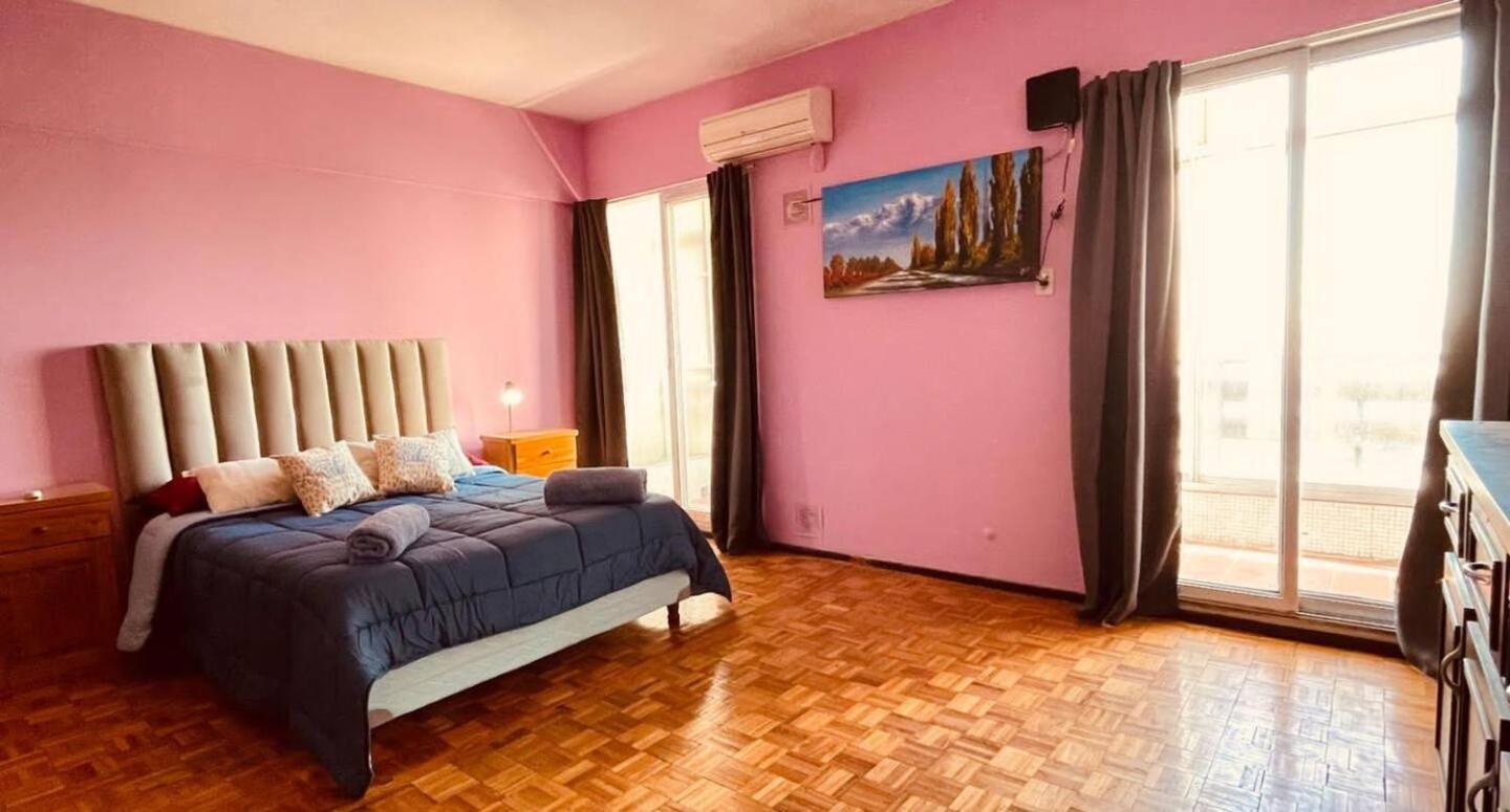 Hostal Black Sheep International *