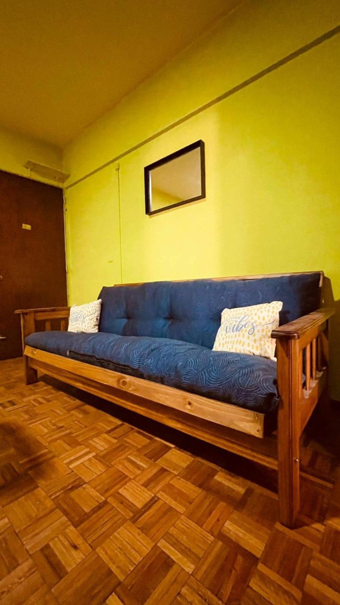 Hostal Black Sheep International *