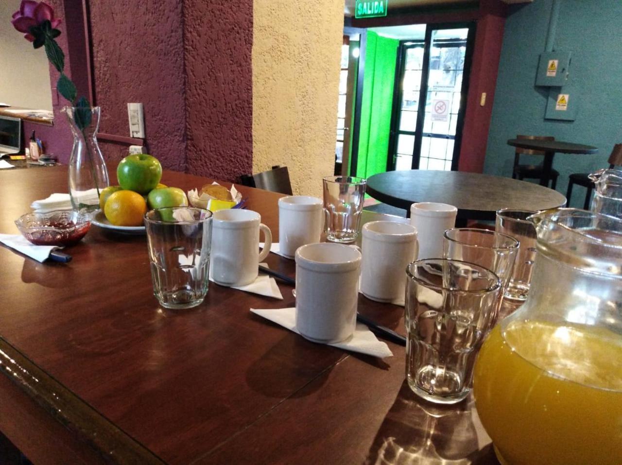 Hostal Black Sheep International