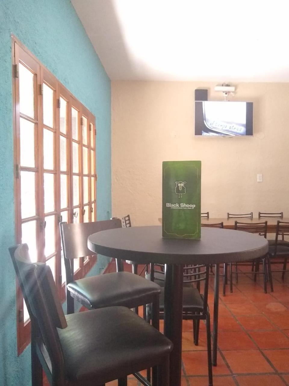 Black Sheep International Hostal *